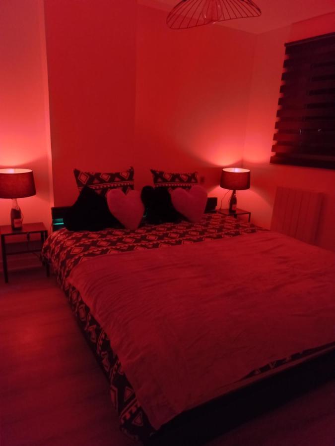 Game Room Еперне Екстер'єр фото