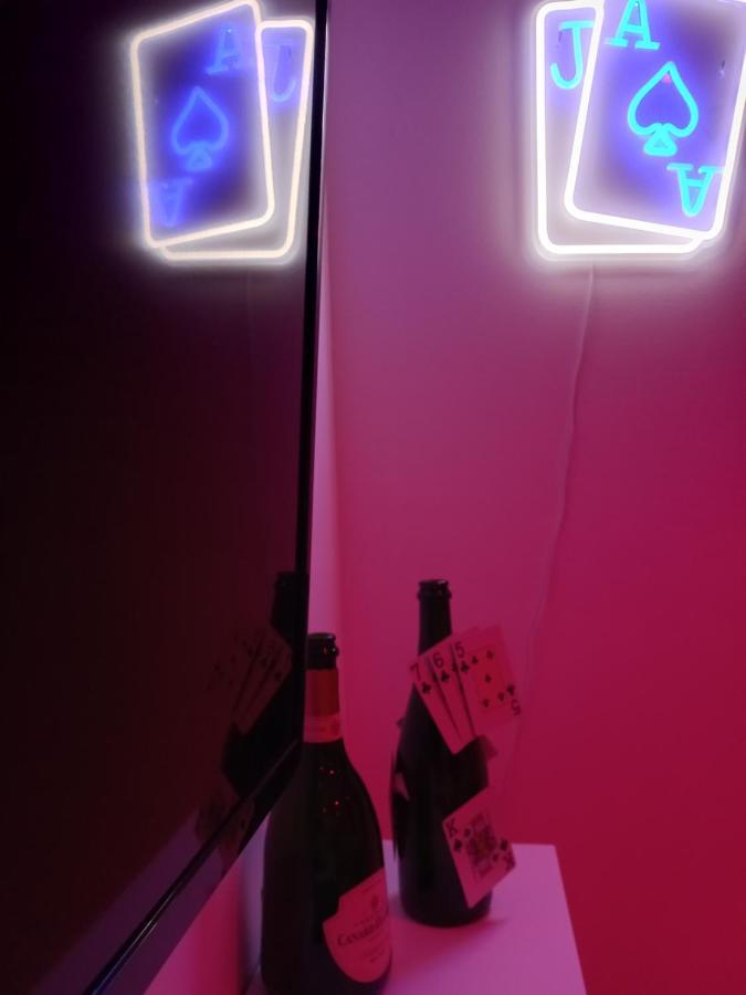 Game Room Еперне Екстер'єр фото