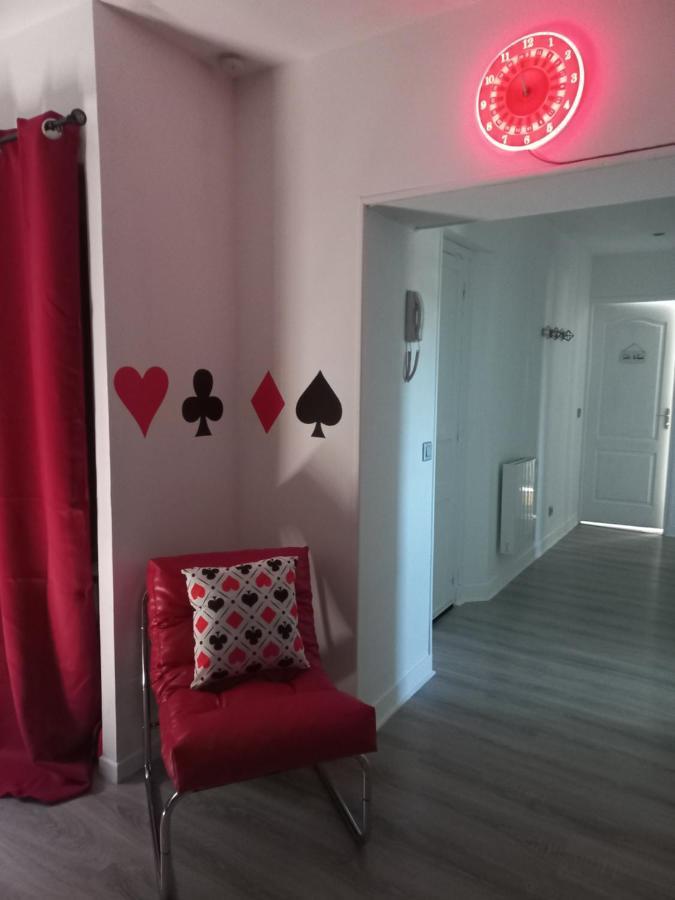 Game Room Еперне Екстер'єр фото