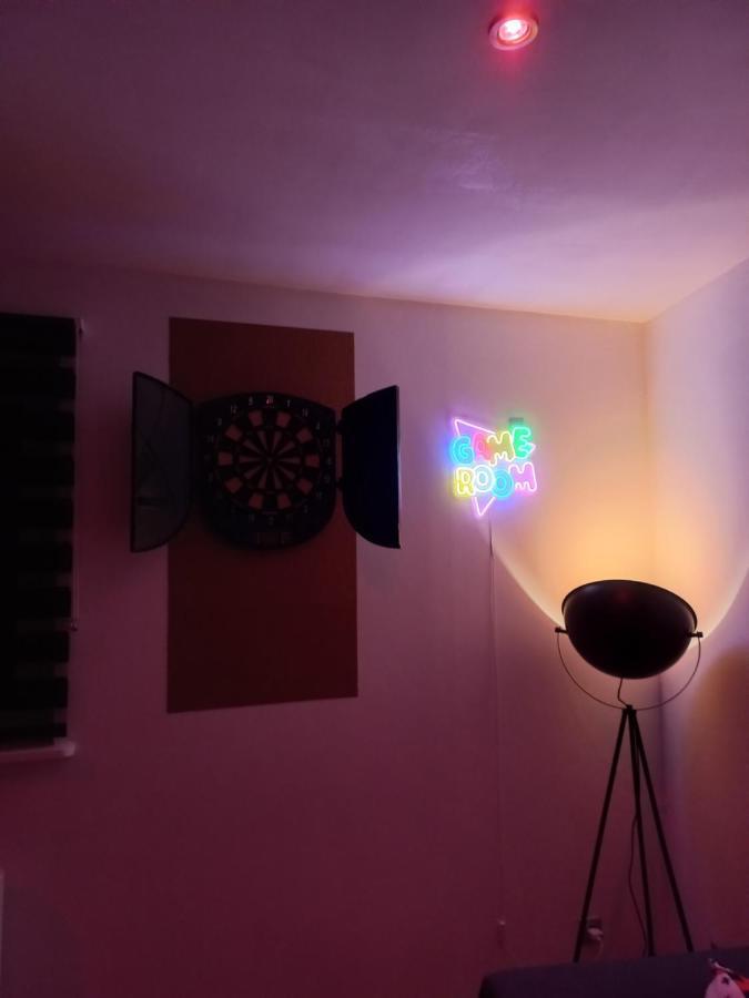 Game Room Еперне Екстер'єр фото