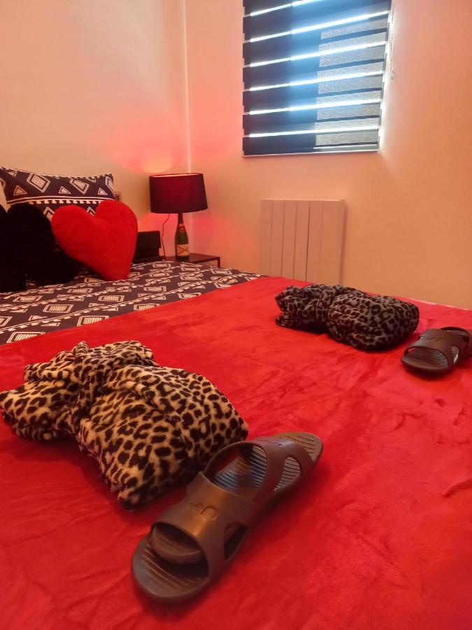 Game Room Еперне Екстер'єр фото