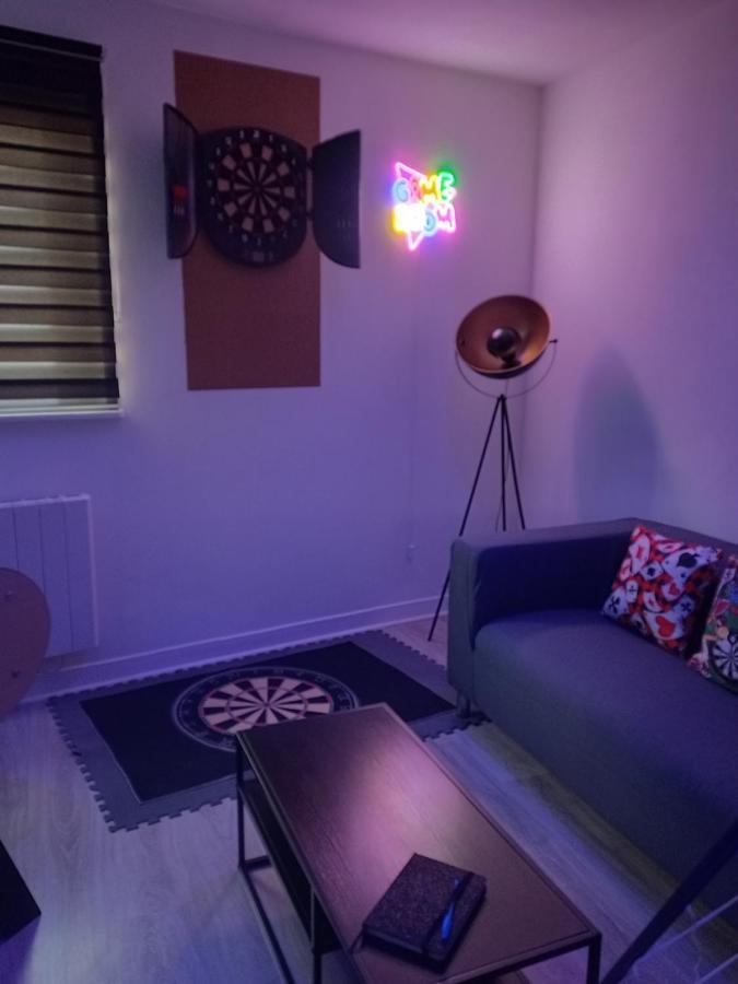 Game Room Еперне Екстер'єр фото